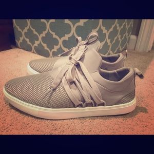 Super comfortable gray stylish sneakers